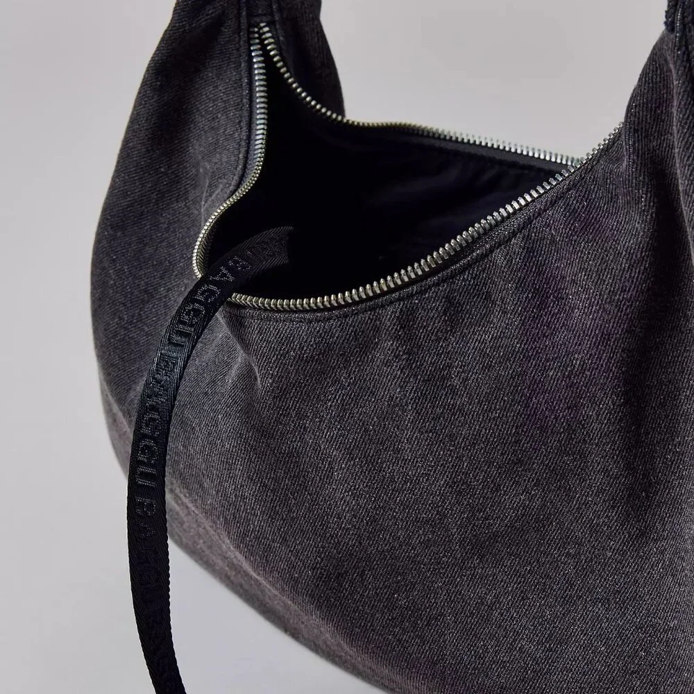 NWT Baggu Medium Crescent Bag - Washed Black Denim - Picture 6 of 12